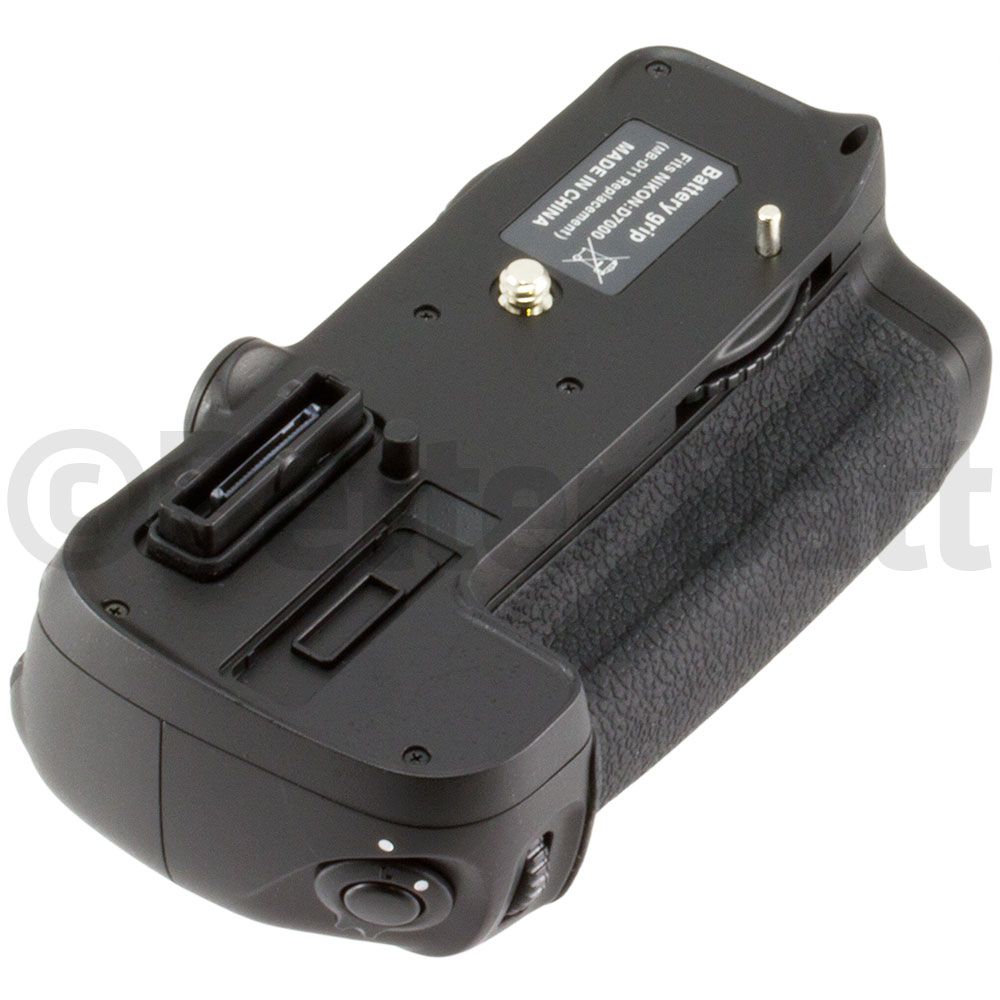 Nikon D7000 Battery Grip Replacement